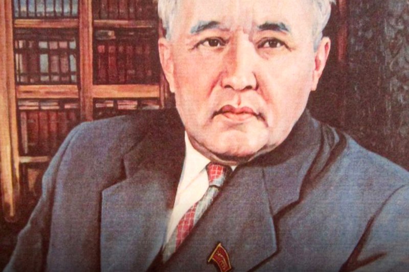 В честь 125 – летия со дня рождения великого казахского писателя Мухтара Омархановича Ауэзова был организован круглый стол